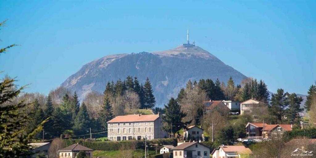 Entre Lacs Et Volcans Aydat